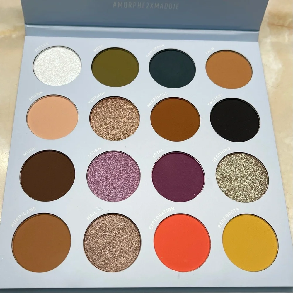 VAULTED ~ Morphe2 x Maddie Ziegler ~ ‘CHANGEMENT’ Eyeshadow Artistry Palette NIB